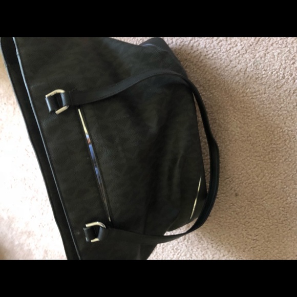 Authentic Michael kors Purse and Wallet - Picture 5 of 8